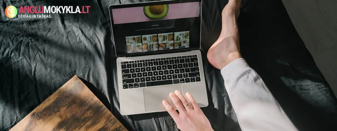 Nuotoliniai Anglų Kalbos Kursai Internetu ir Privalumai (2025)