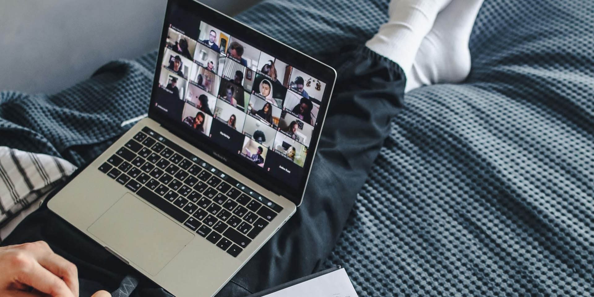 Nuotoliniai Anglų Kalbos Kursai Internetu ir Privalumai (2025)